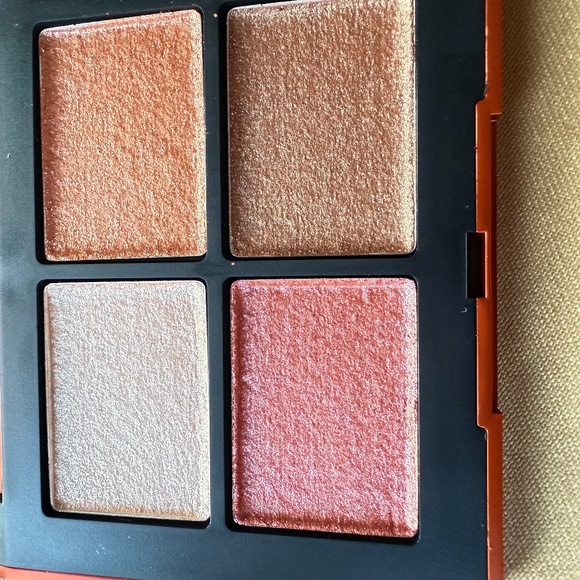 NARS Limited Edition Quad Eyeshadow Pallet in Laguna Sunset - Picture 6 of 6